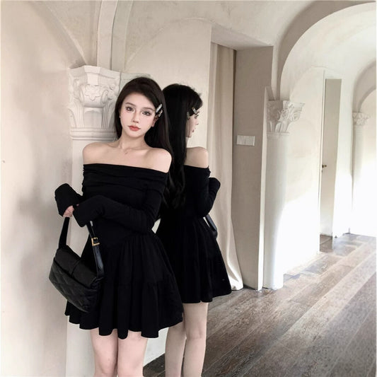 Váy ngắn ôm vai