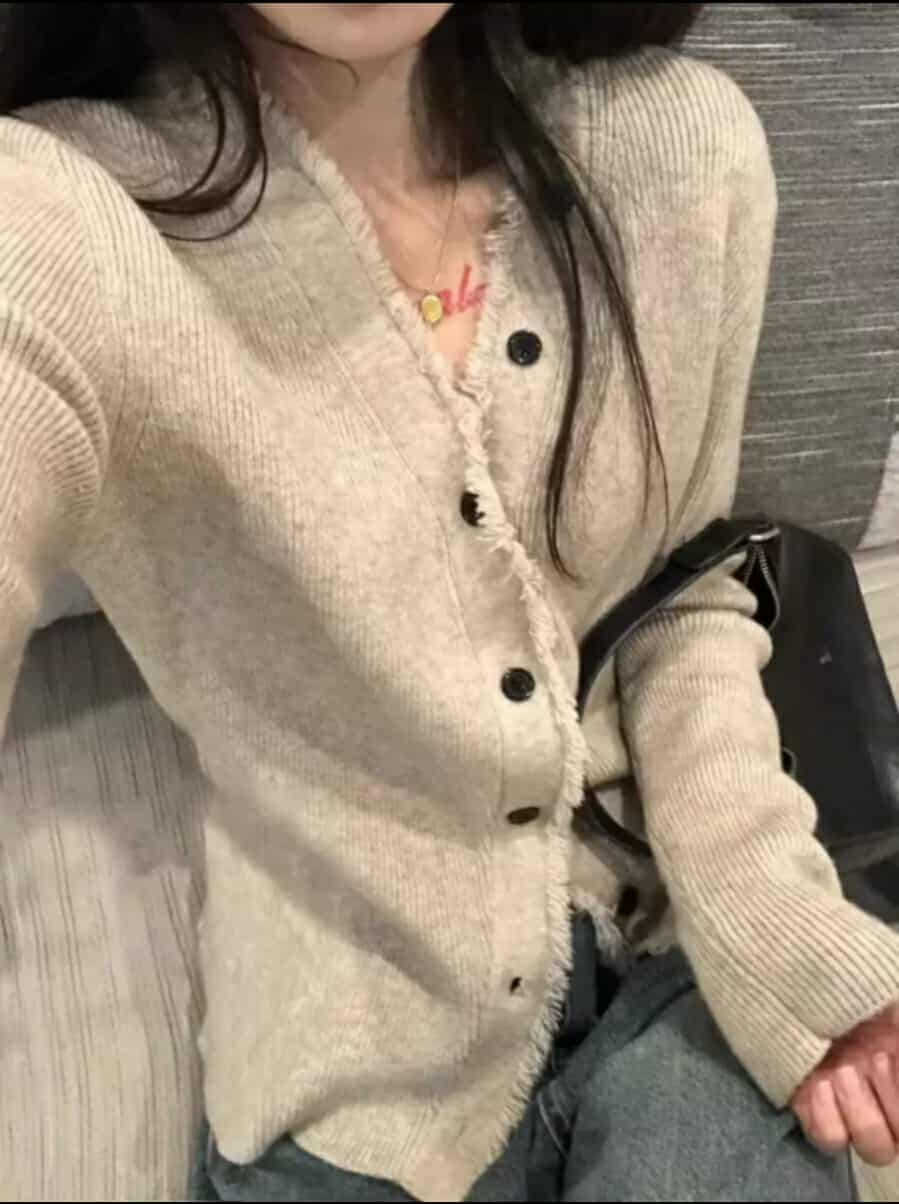 Áo Cardigan len cổ chữ V